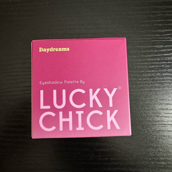 Brand new eyeshadow palette - Picture 3 of 3